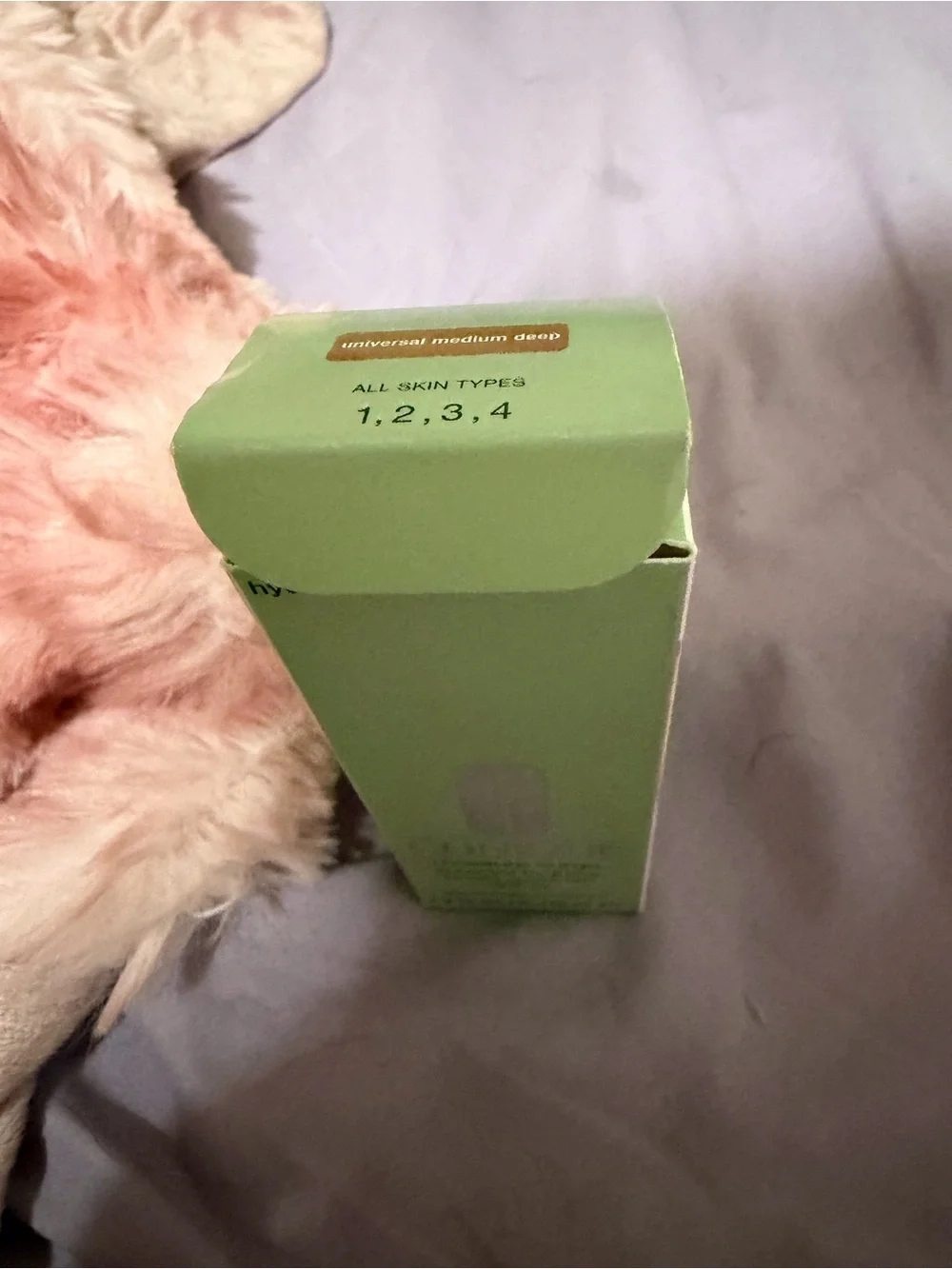 Clinique Medium Deep Skin Care Box - Light Green